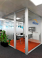 Fornecimento de equipamento e montagem para escritórios da Elecnor Energía em Madri. 3 de 12